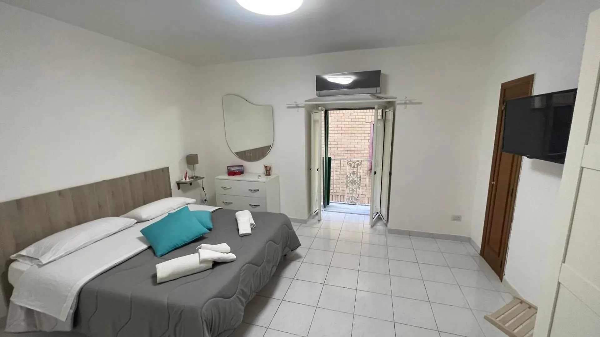 Geppino'S Home Naples Apartment